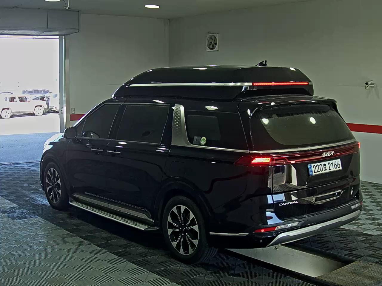 2023 - kia carnival
