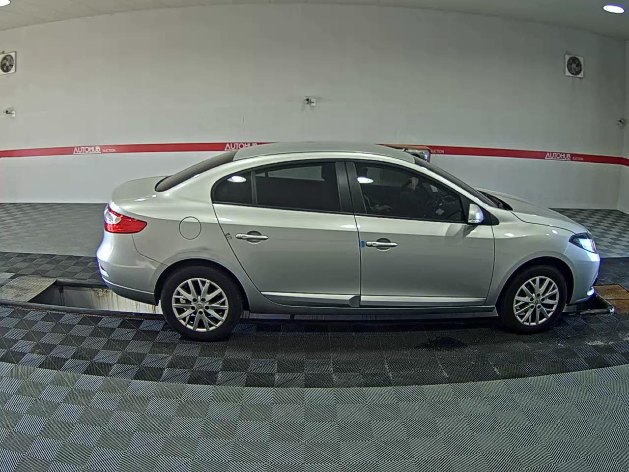 2013 - renault sm3