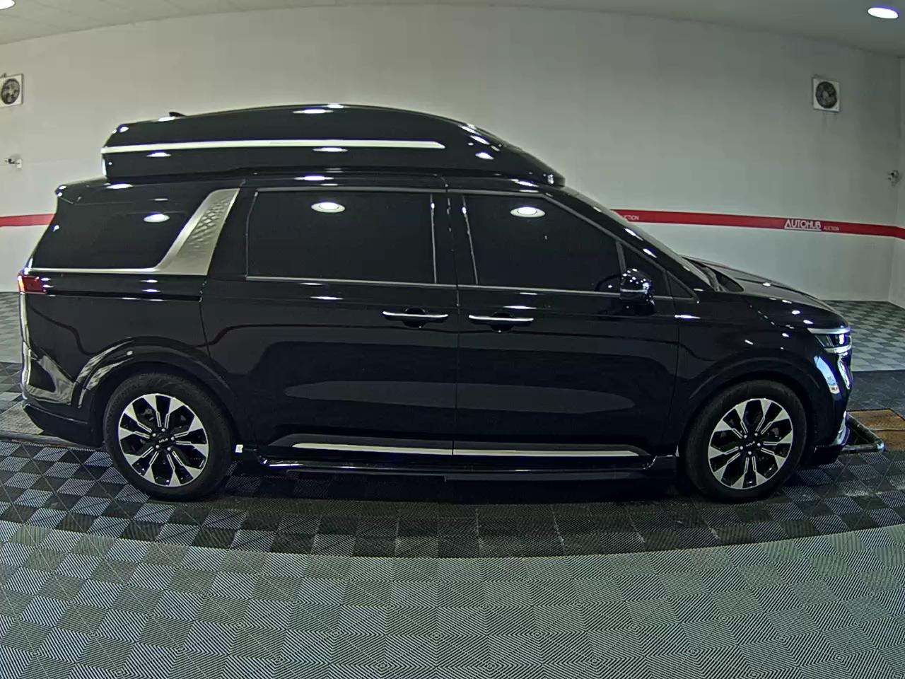 2023 - kia carnival