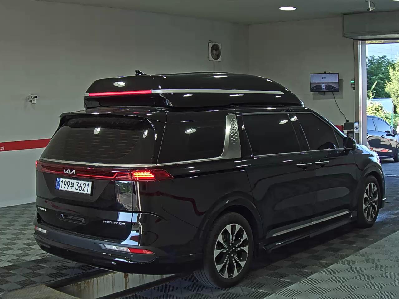 2023 - kia carnival
