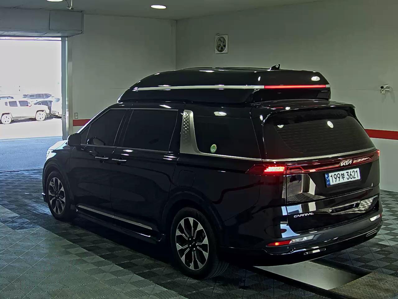 2023 - kia carnival