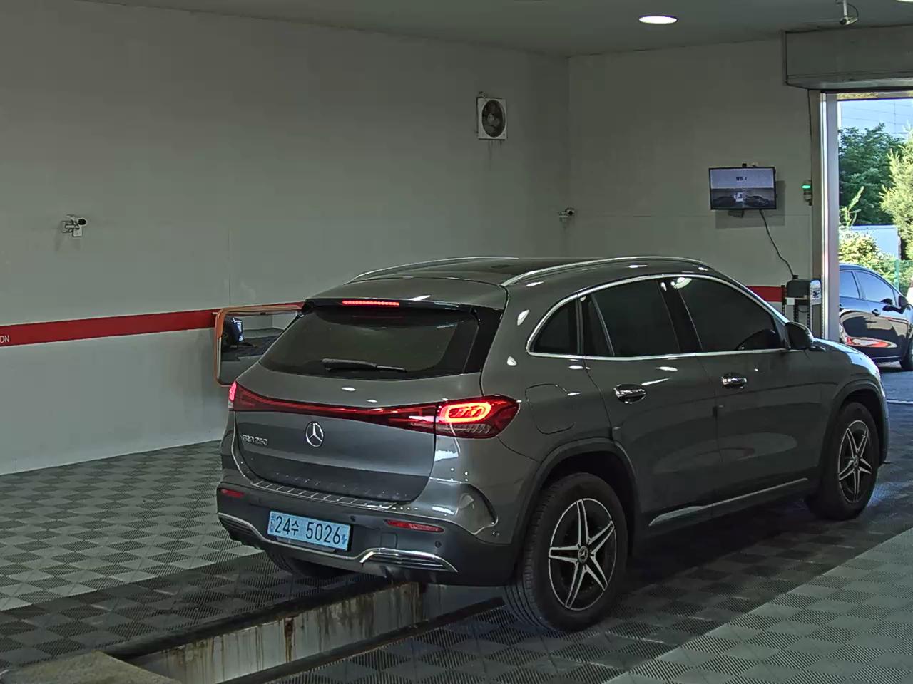 2022 - mercedes-benz eqa