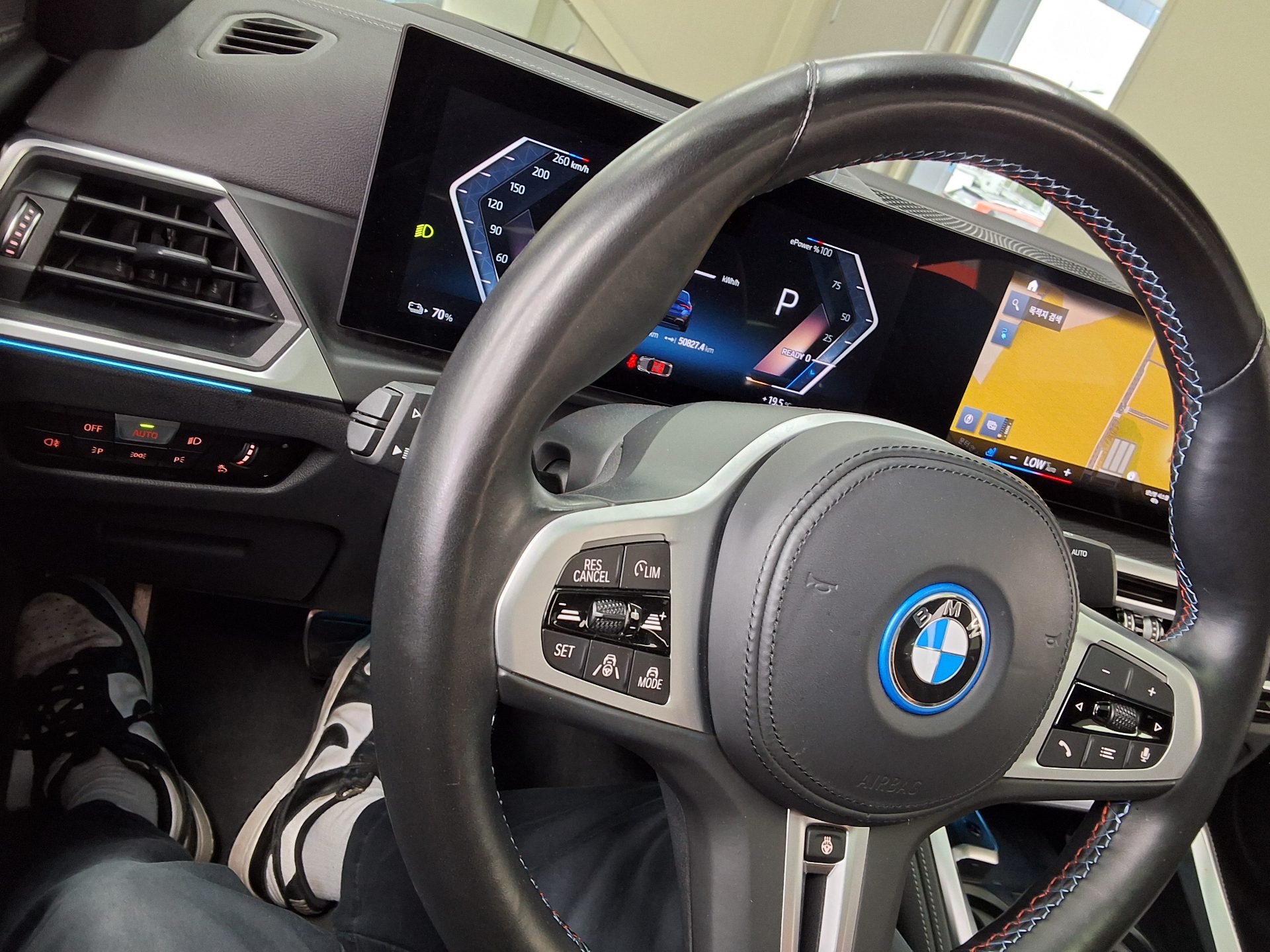 2022 - bmw i4 m50