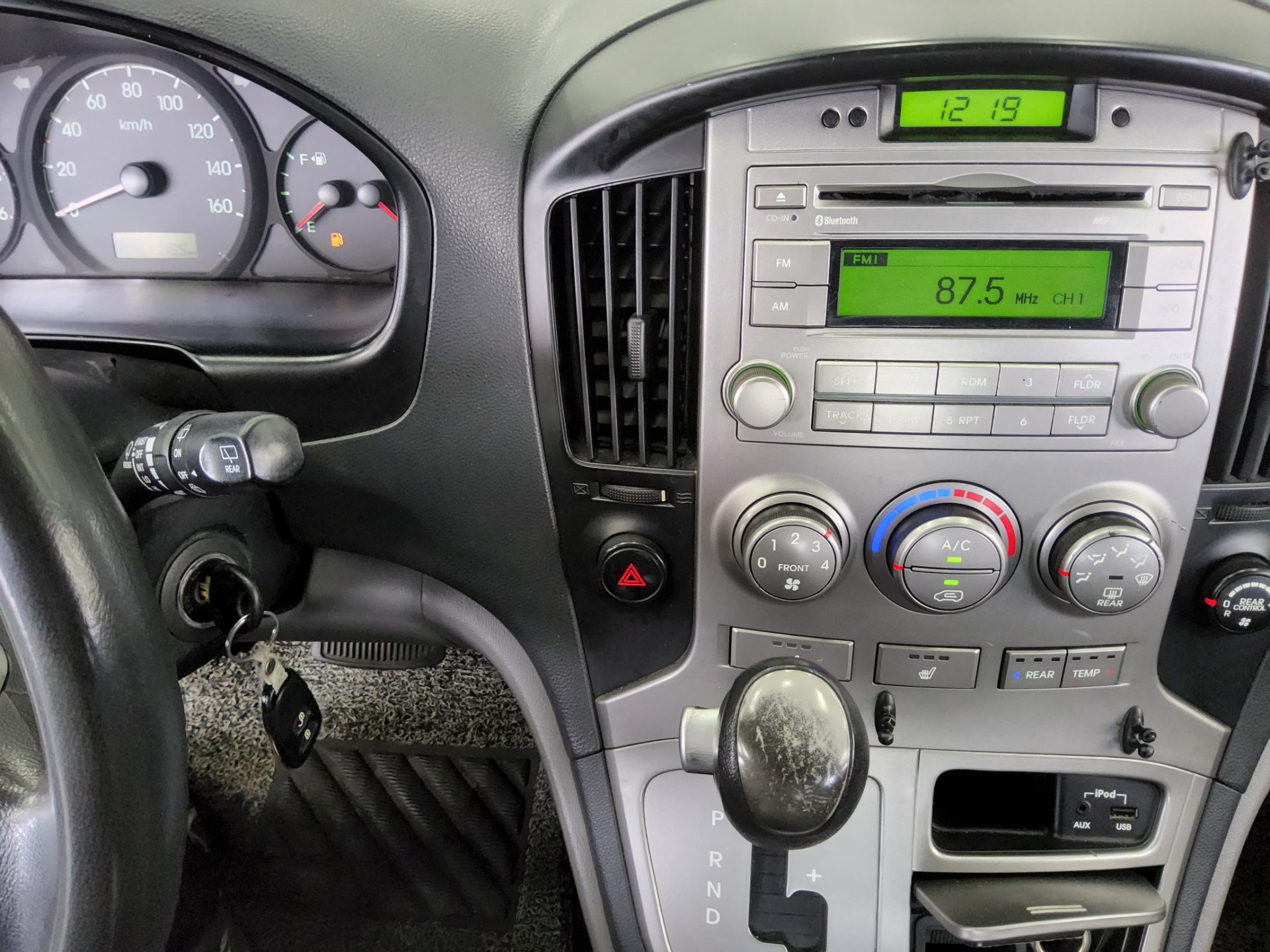 2014 - hyundai grand starex