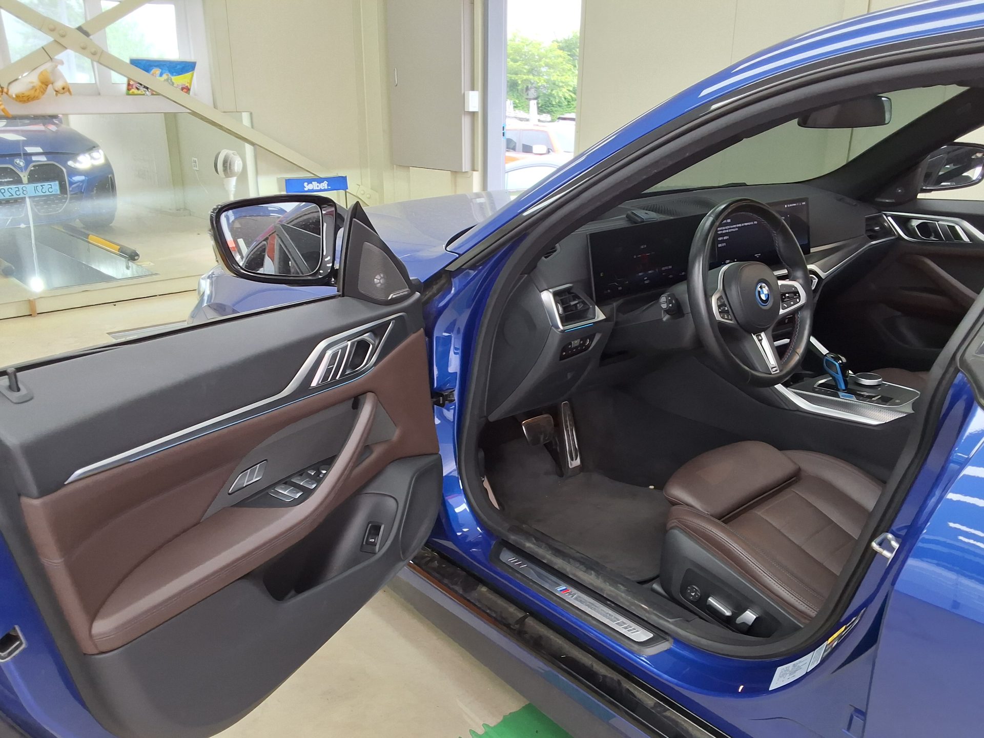 2022 - bmw i4 m50