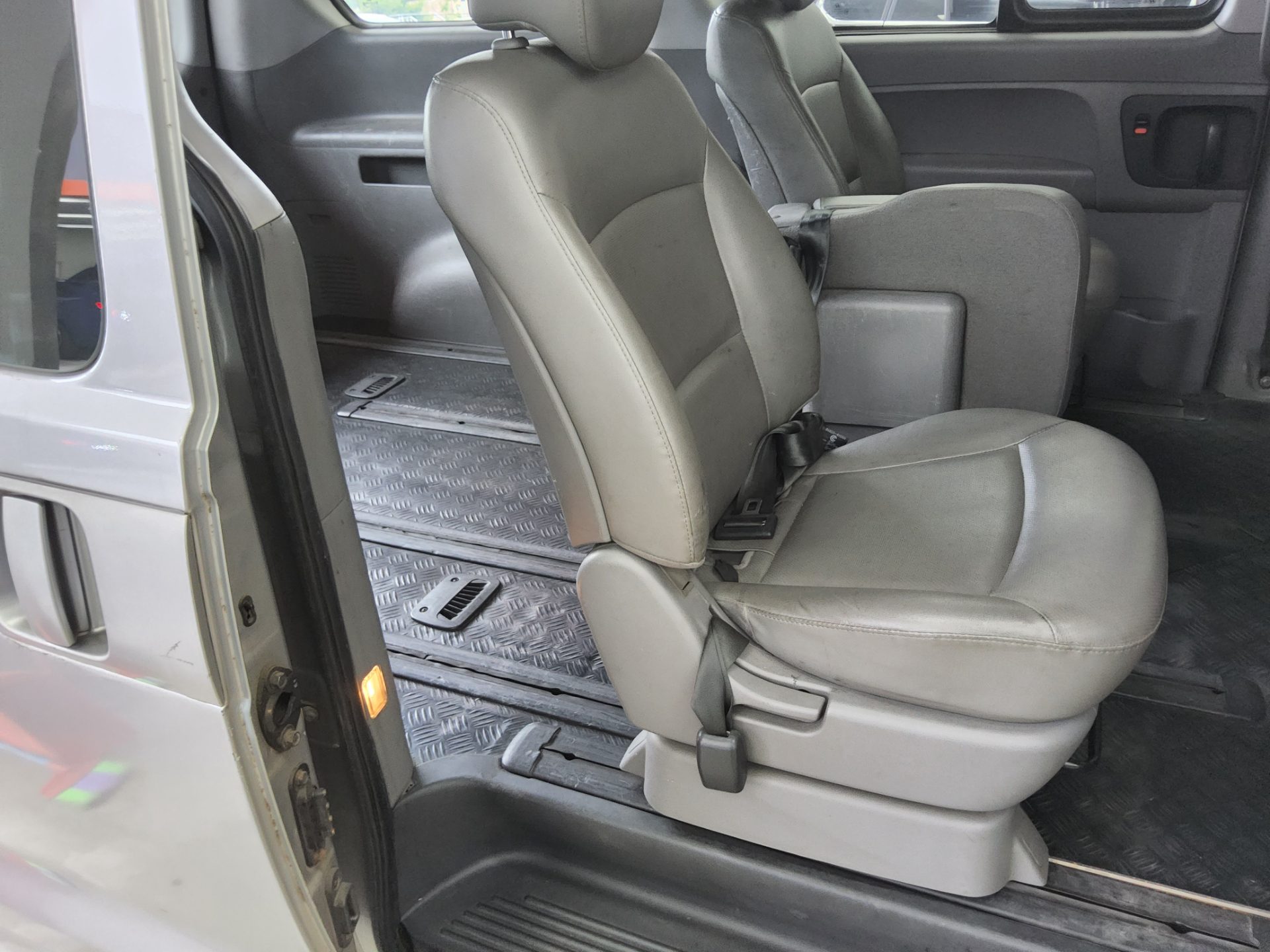 2014 - hyundai grand starex