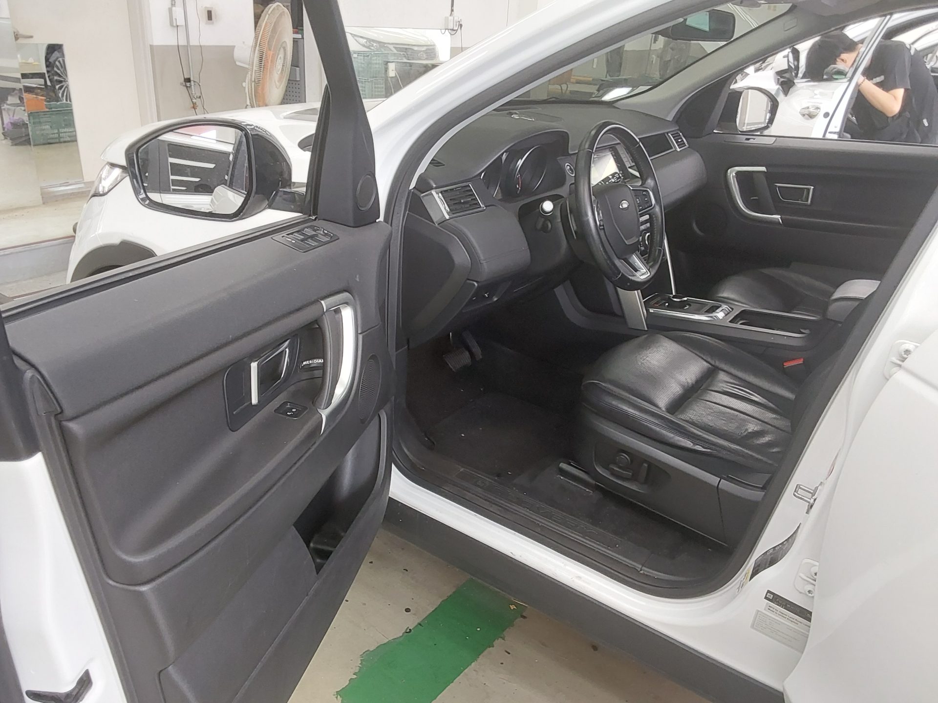 2018 - land rover discovery