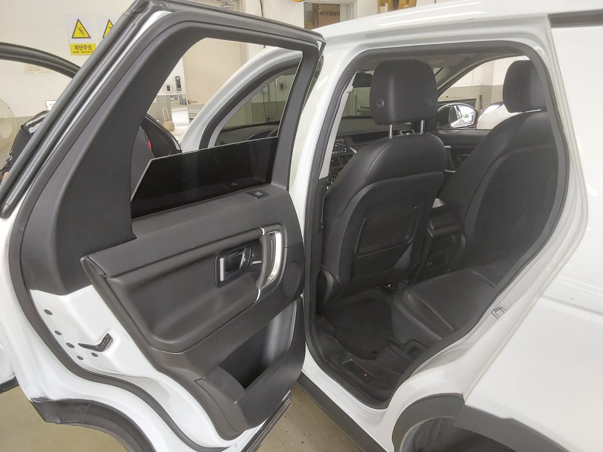 2018 - land rover discovery