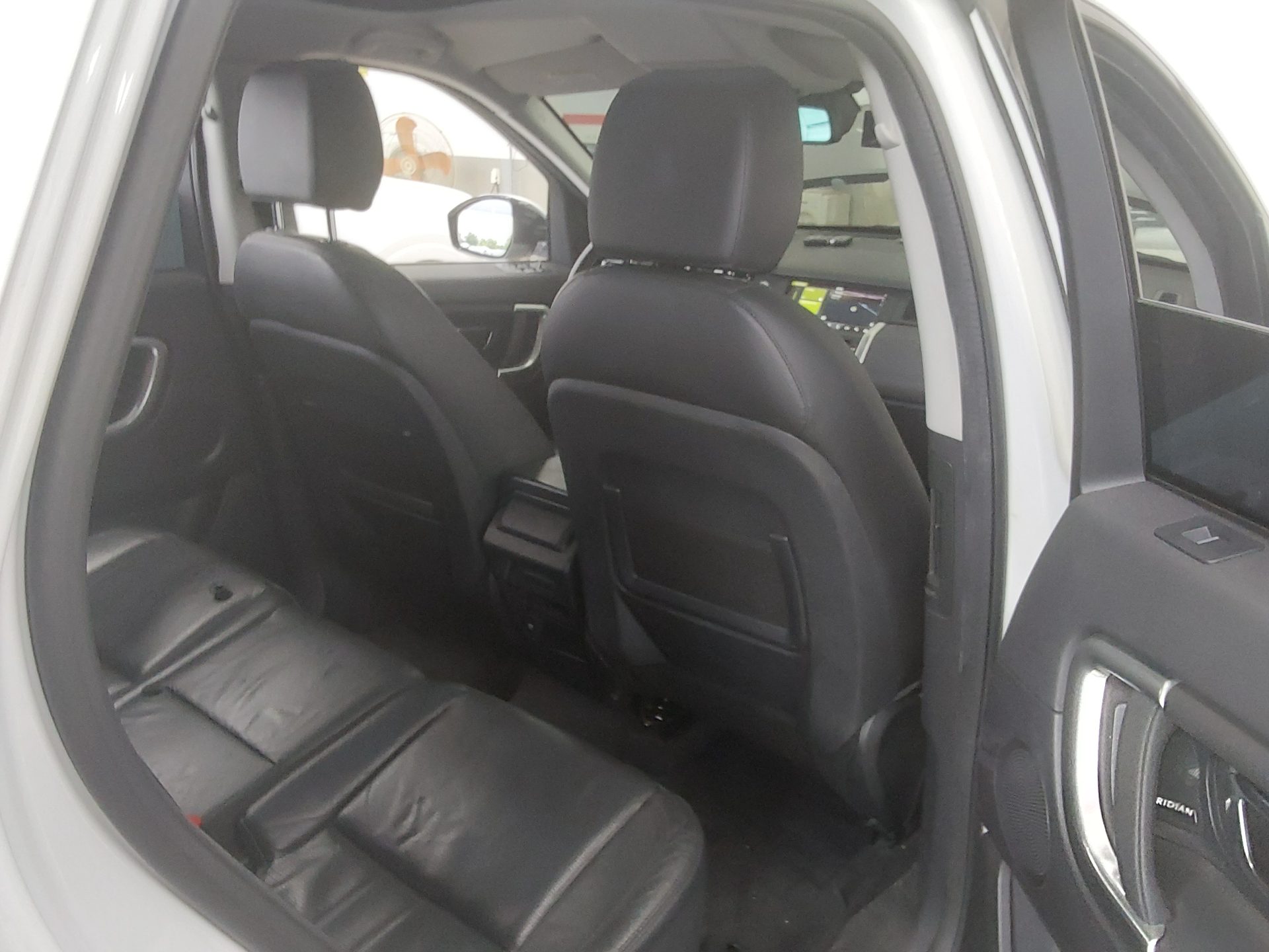 2018 - land rover discovery