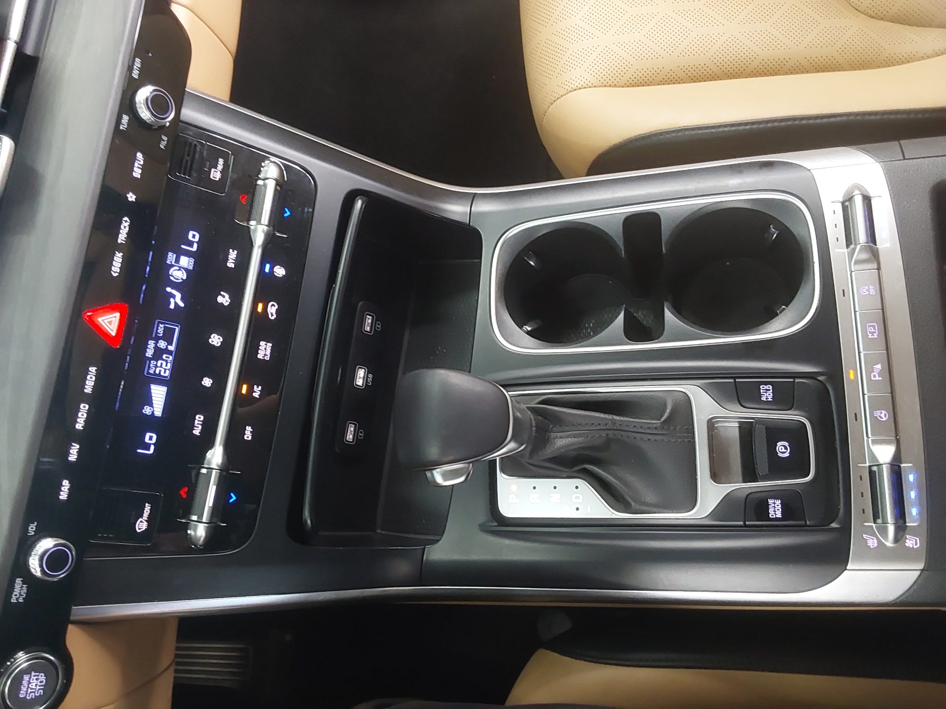 2023 - kia carnival