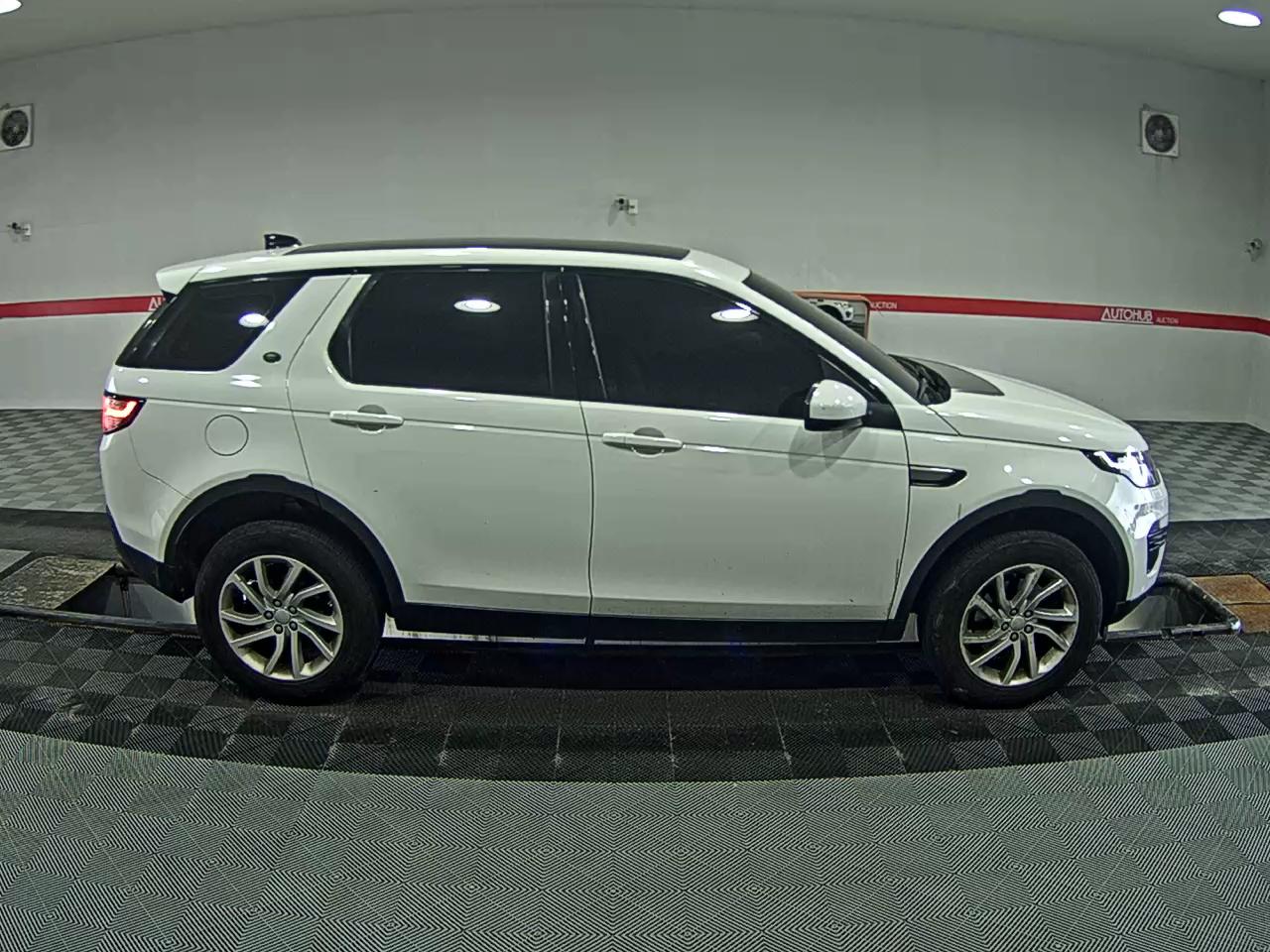 2018 - land rover discovery