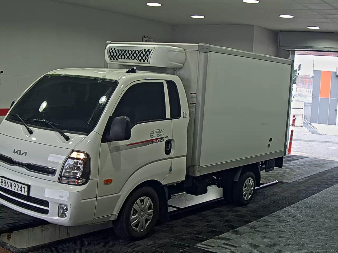 KIA BONGO III CARGO FREEZER BOX TRUCK LPI STANDARD MODEL