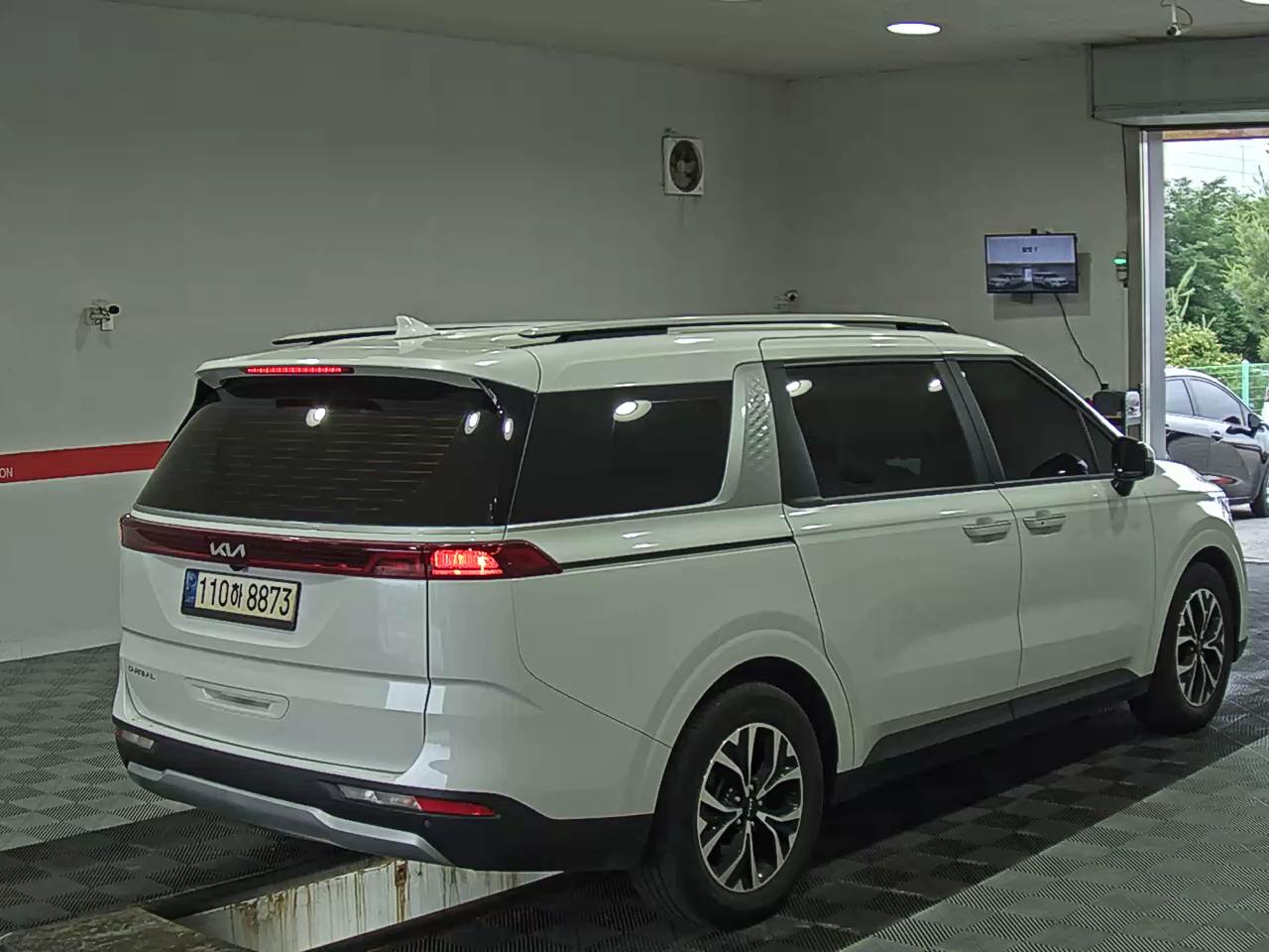 2023 - kia carnival