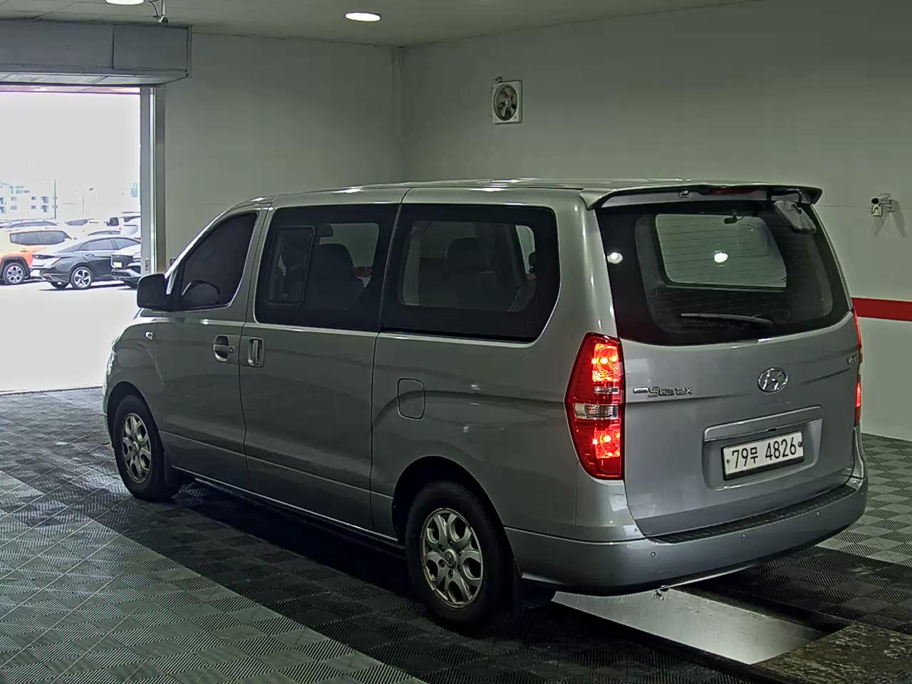 2014 - hyundai grand starex