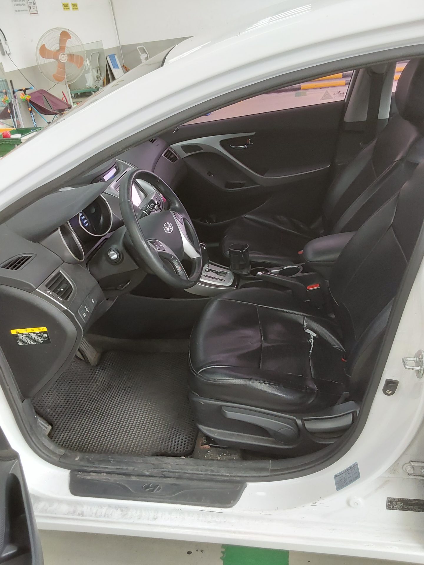 2012 - hyundai avante