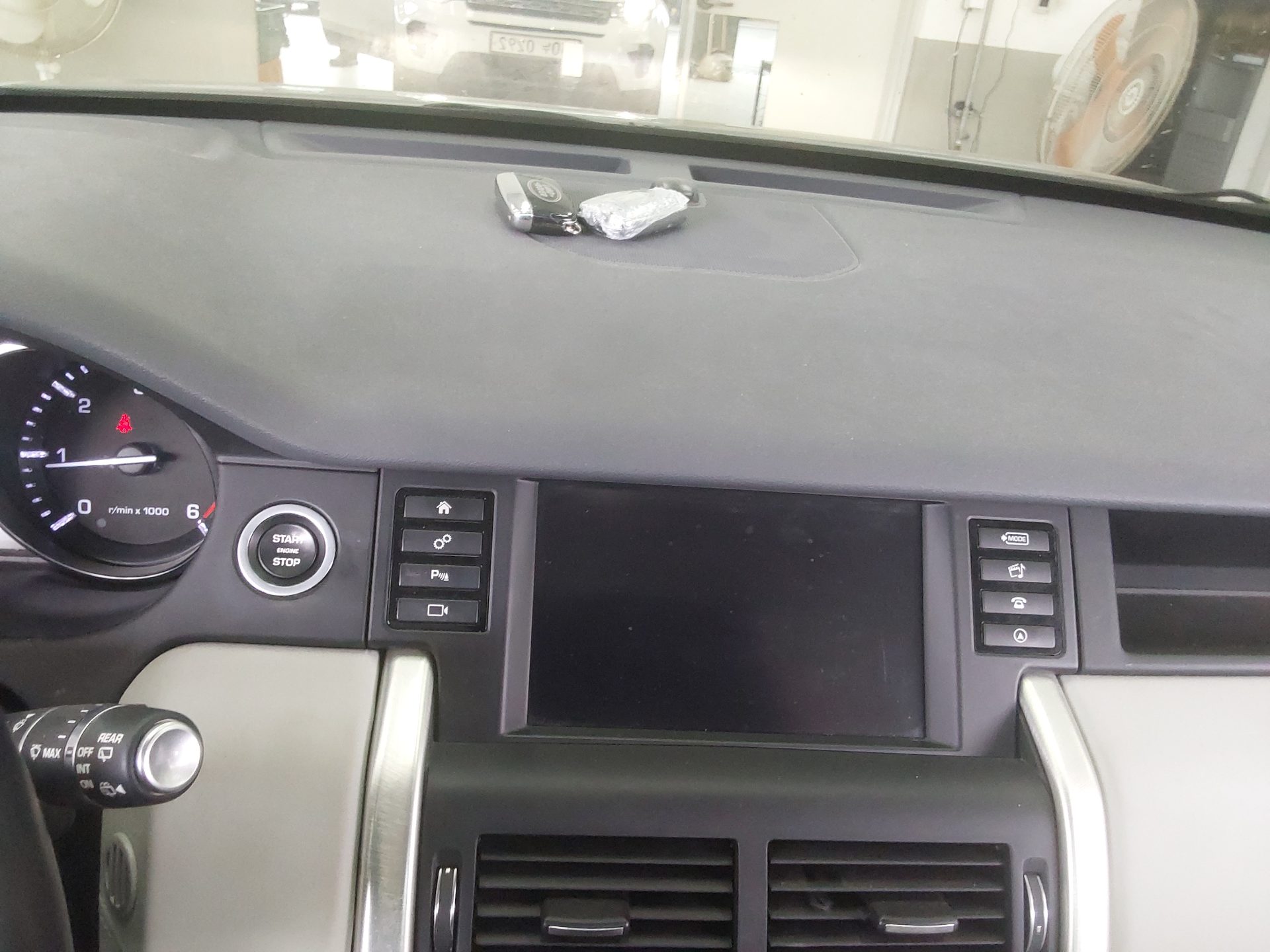 2016 - land rover discovery