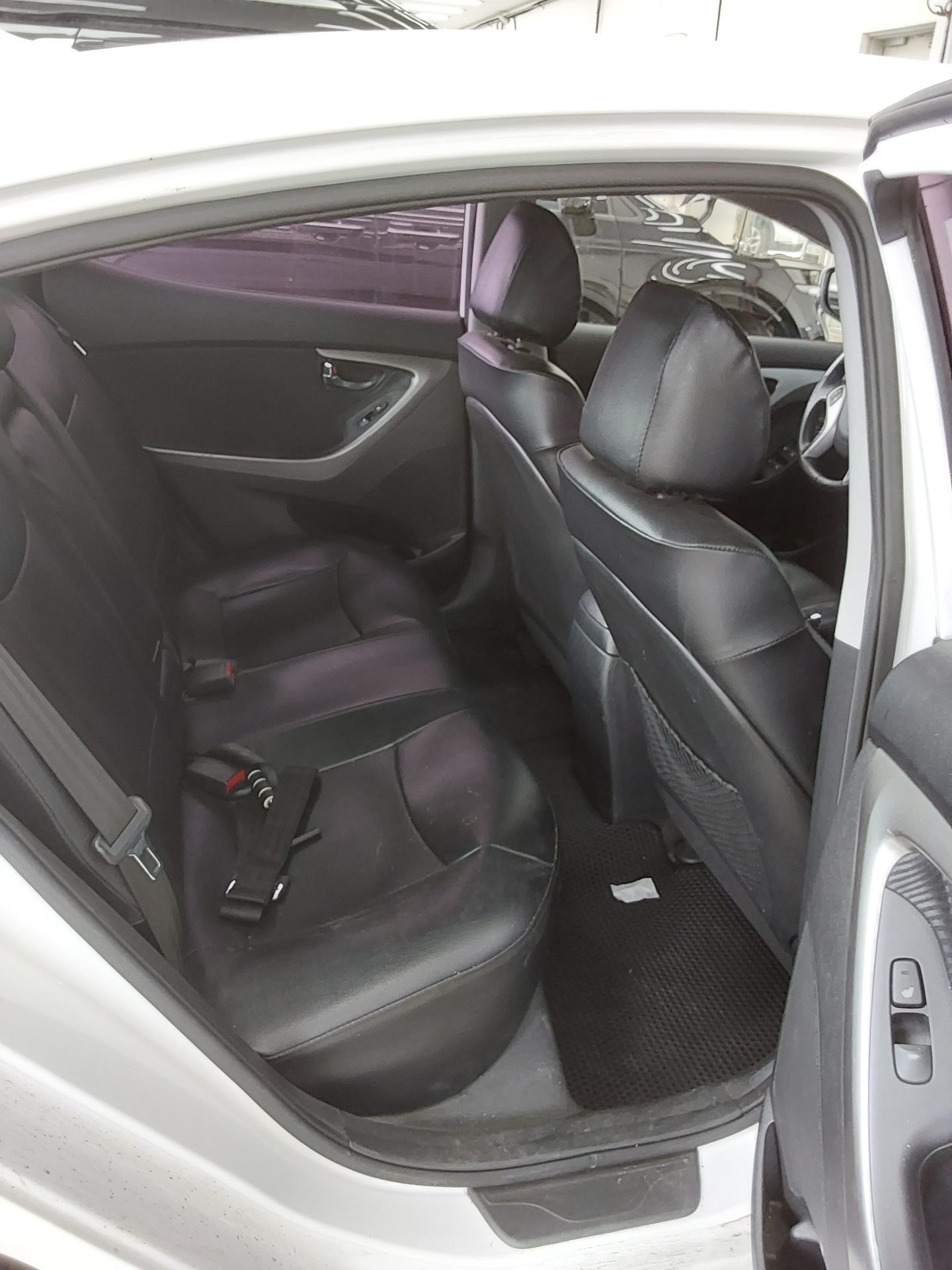 2012 - hyundai avante