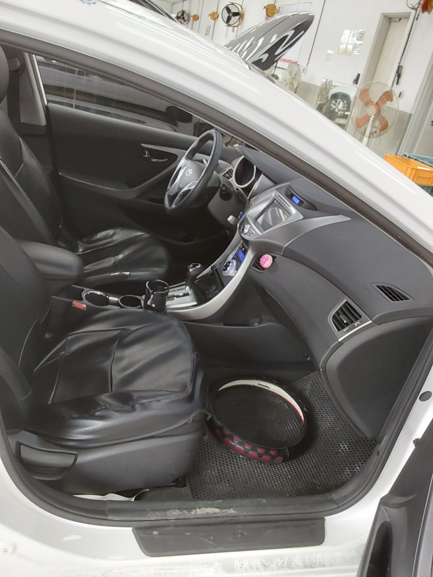 2012 - hyundai avante