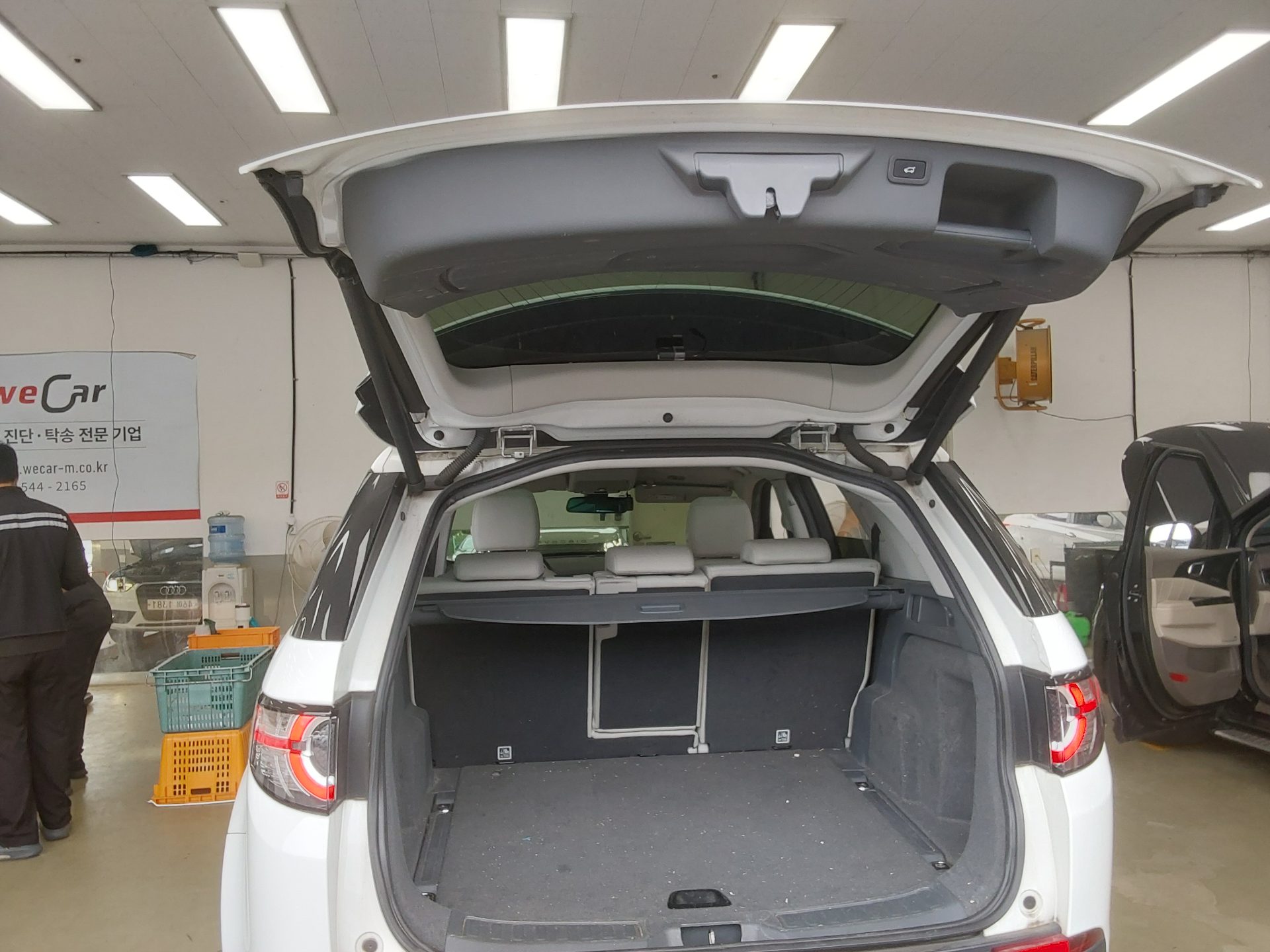2016 - land rover discovery