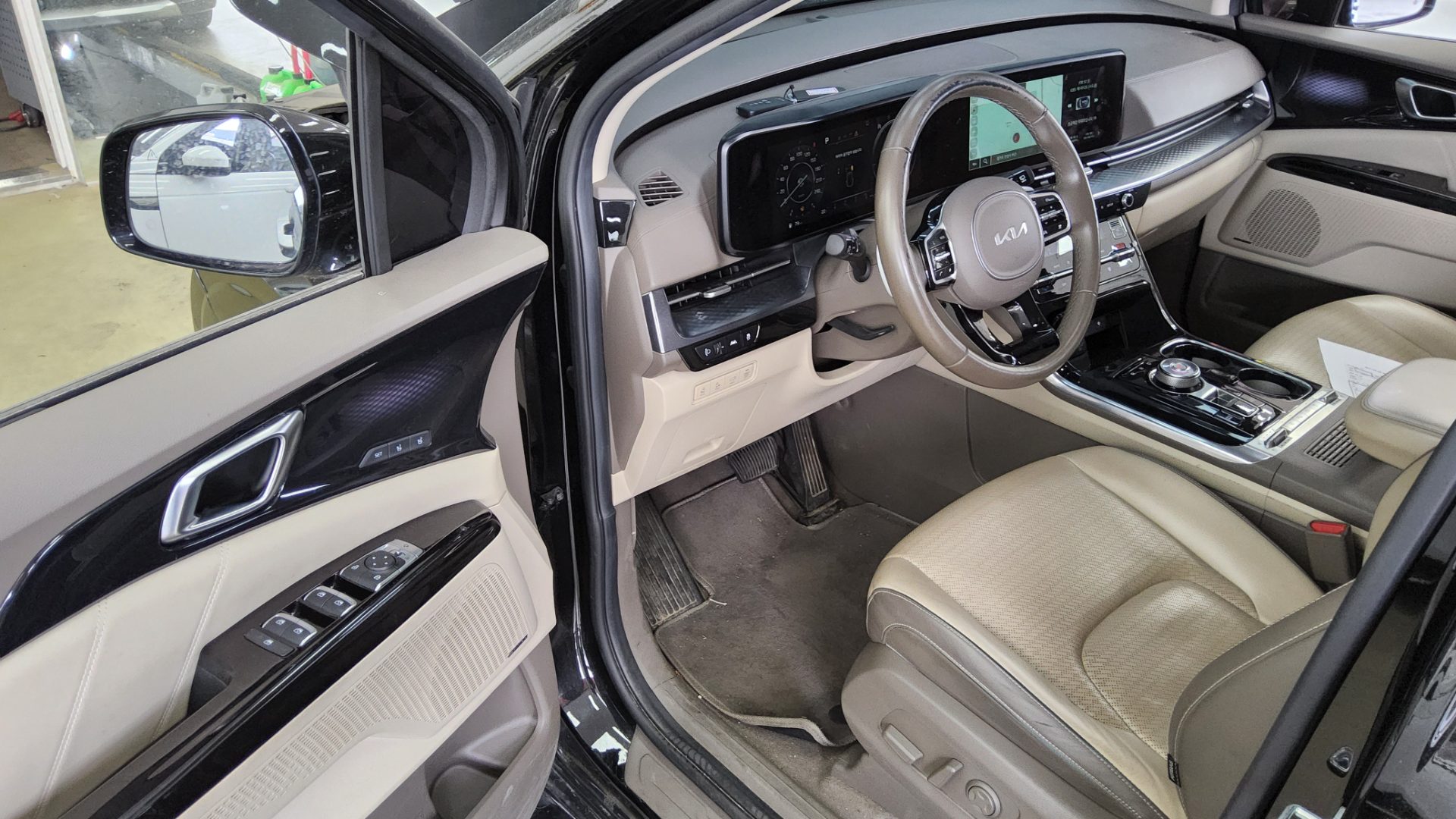 2022 - kia carnival