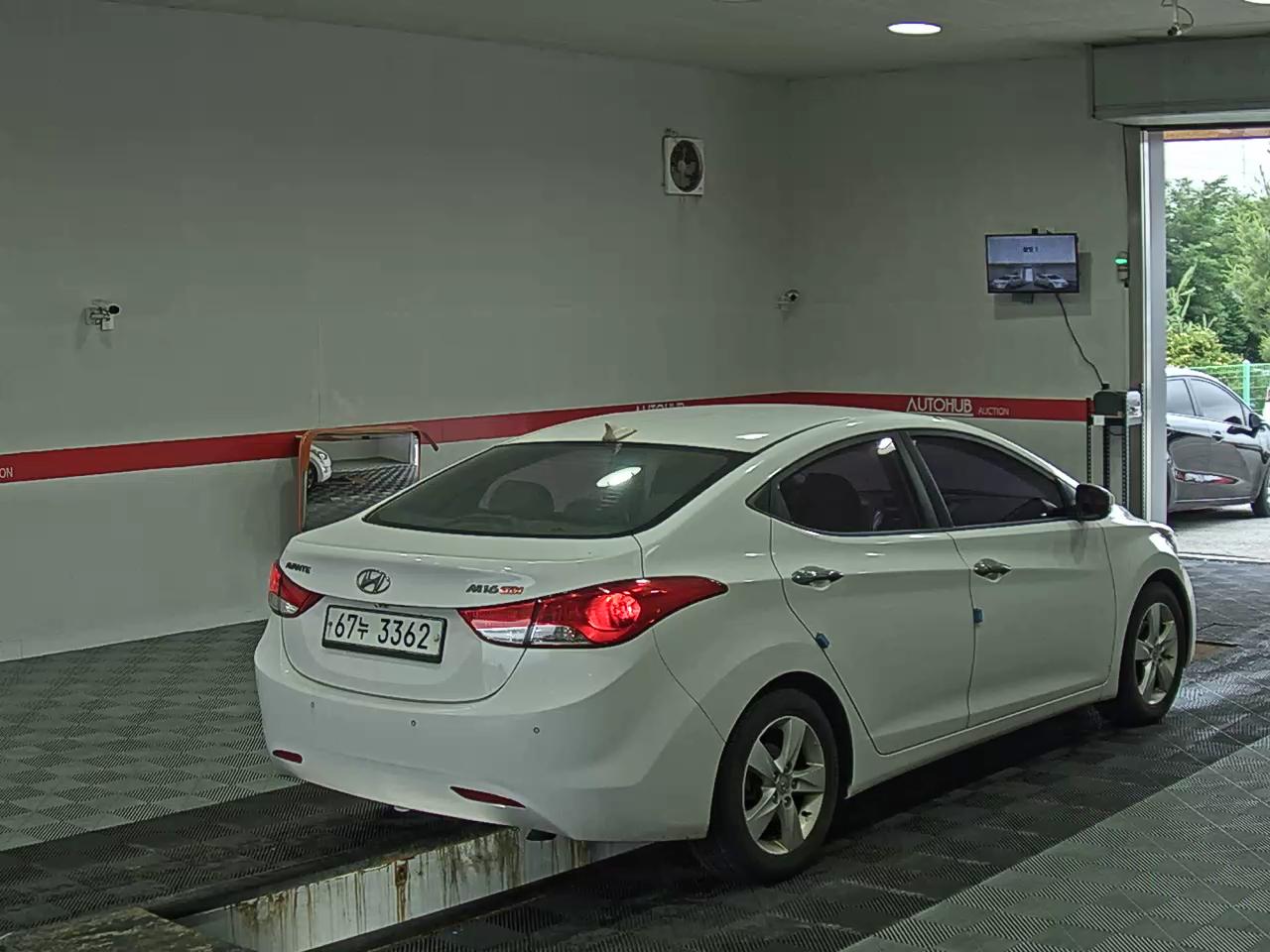 2012 - hyundai avante