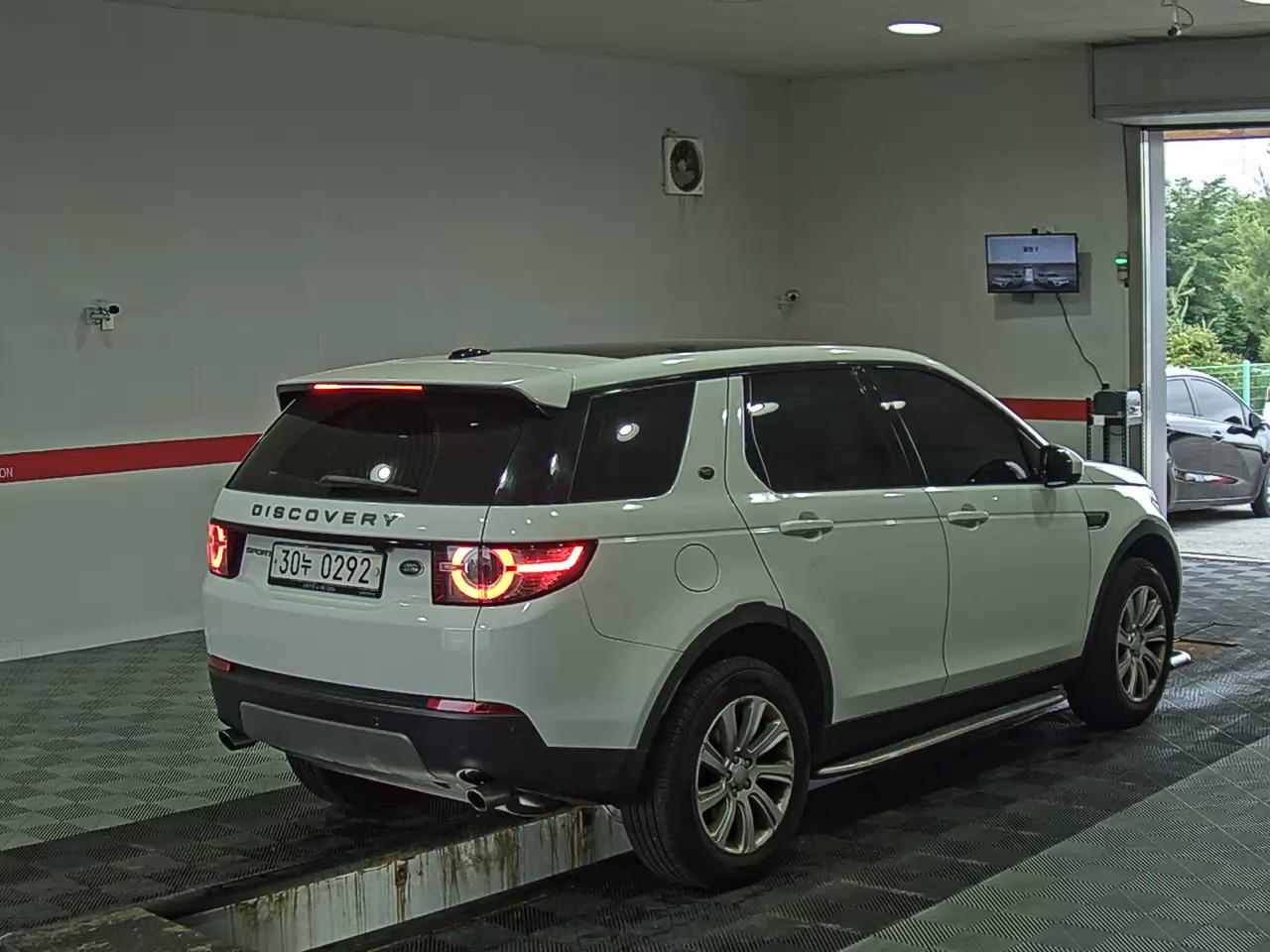 2016 - land rover discovery
