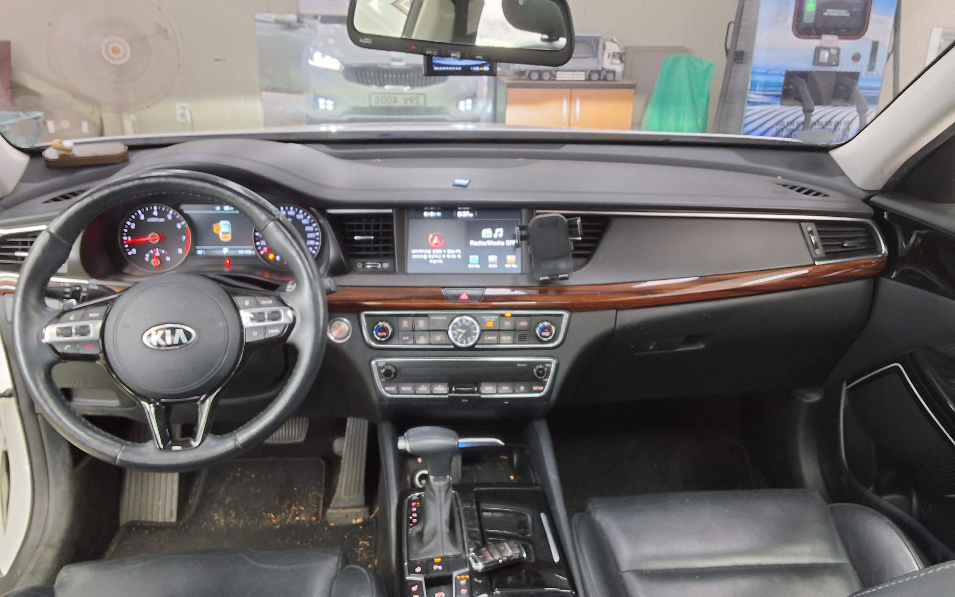 2017 - kia k7