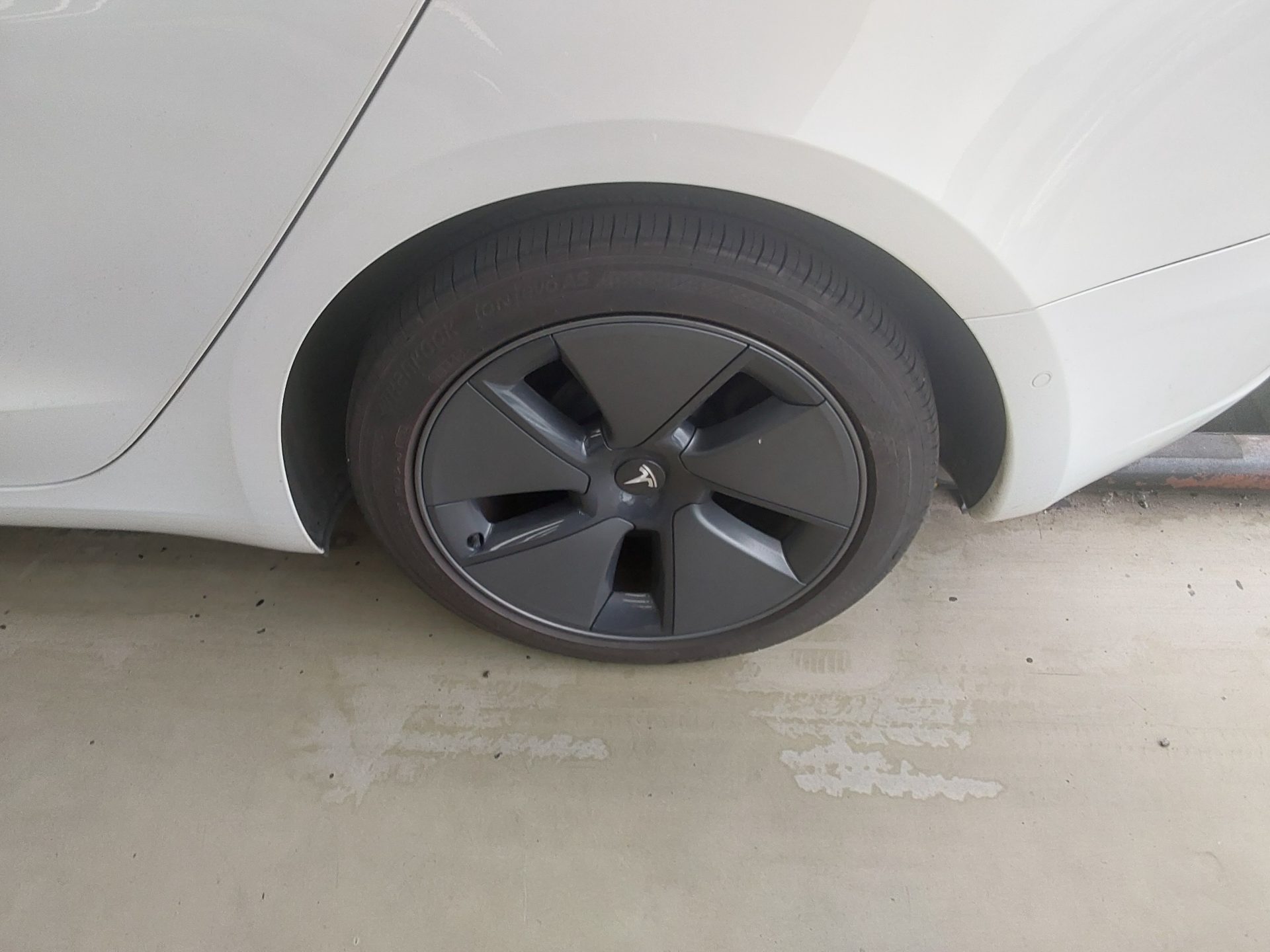 2022 - tesla model 3