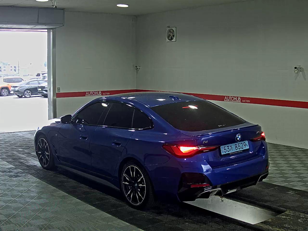 2022 - bmw i4 m50