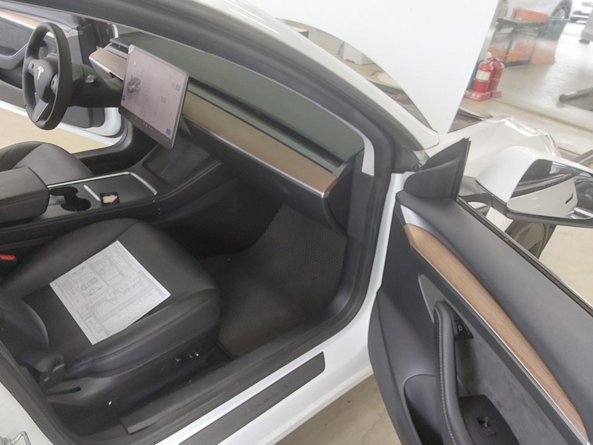 2022 - tesla model 3