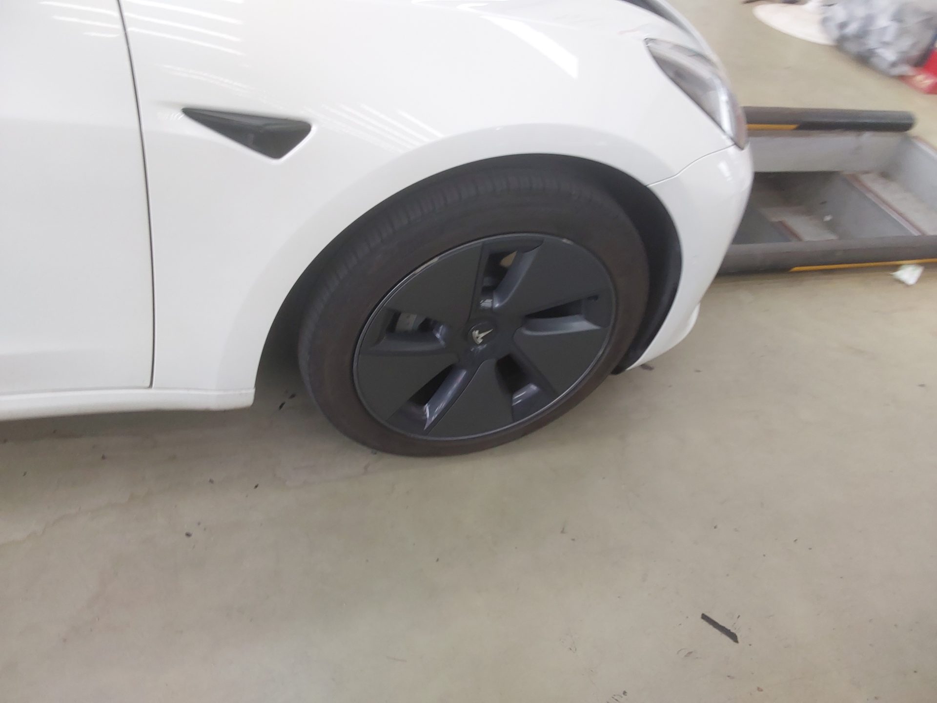 2022 - tesla model 3
