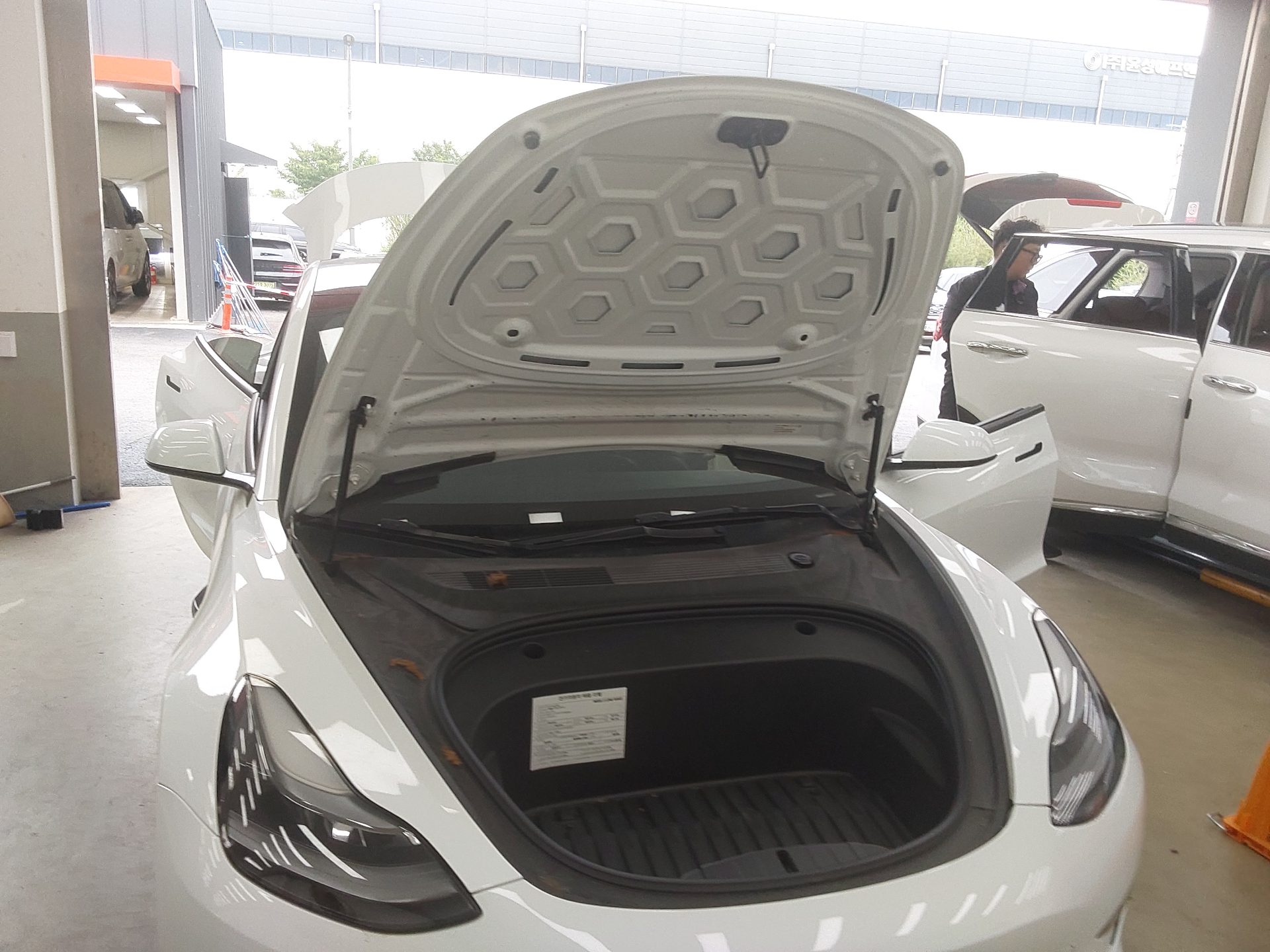 2022 - tesla model 3