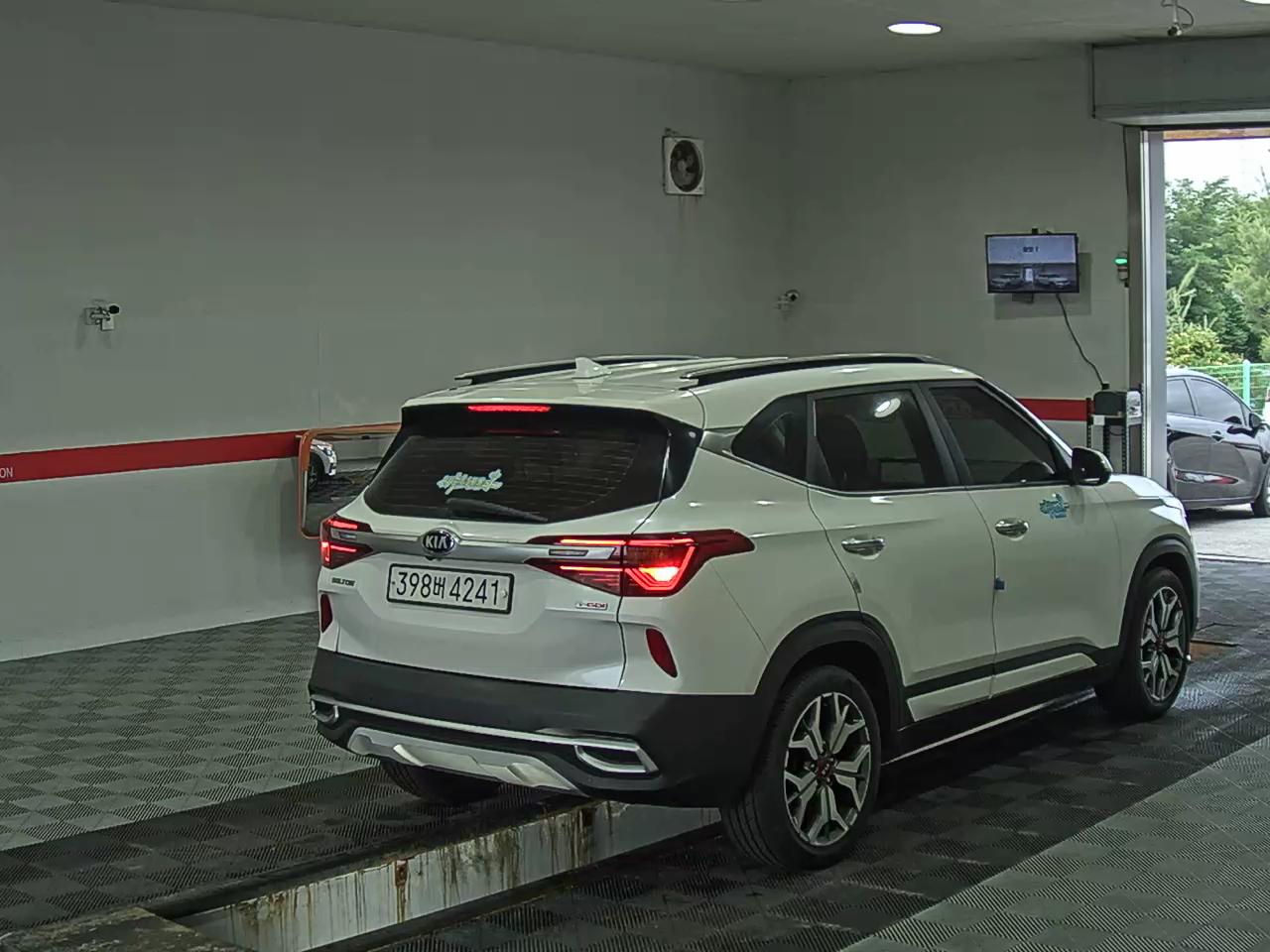 2021 - kia seltos