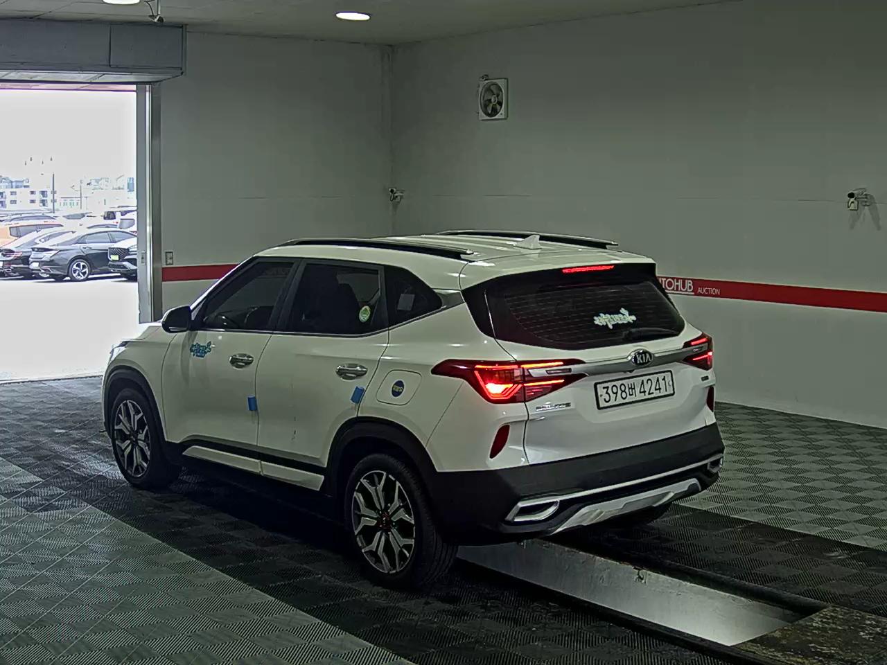 2021 - kia seltos