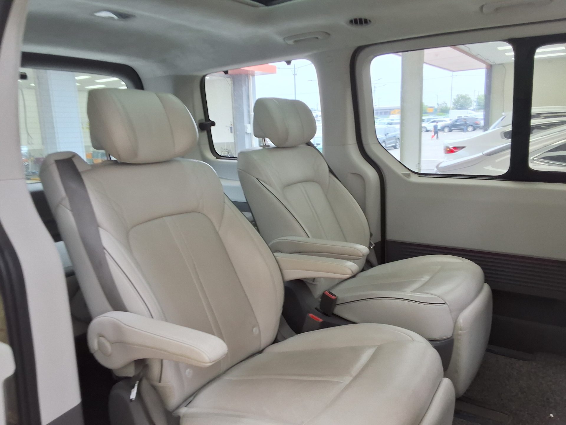 2022 - hyundai staria