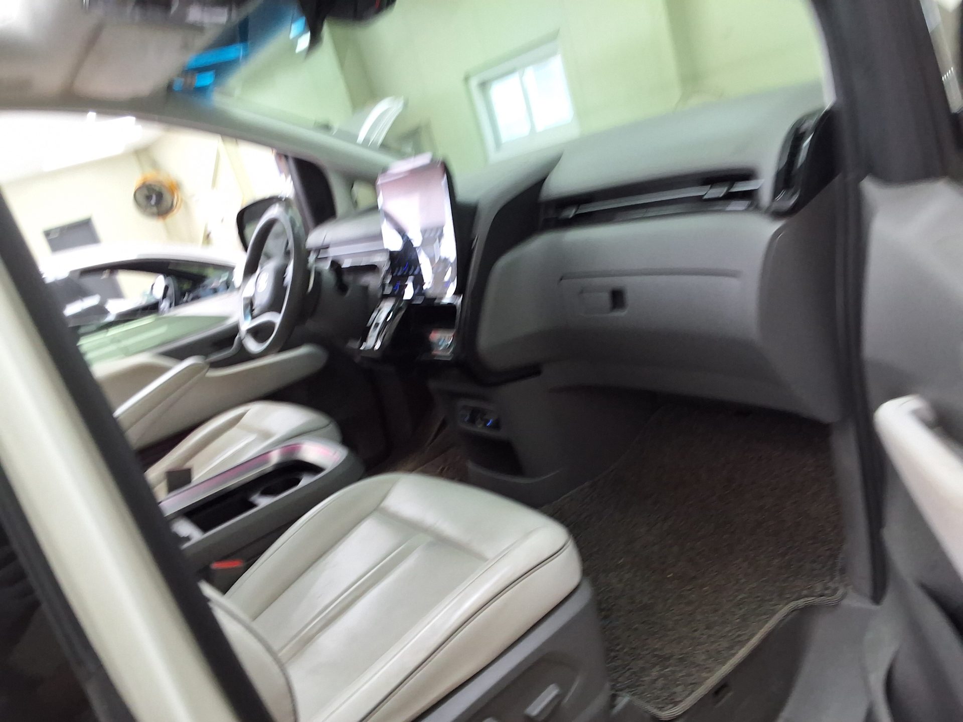 2022 - hyundai staria