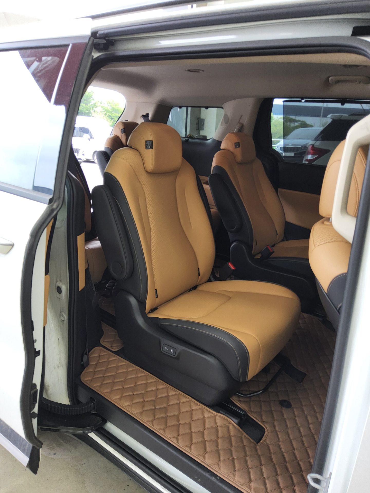 2023 - kia carnival
