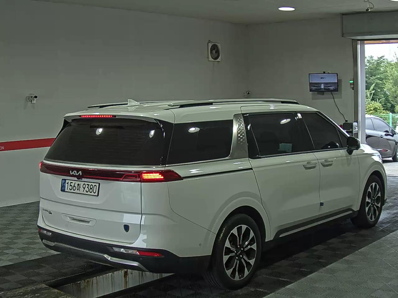 2023 - kia carnival