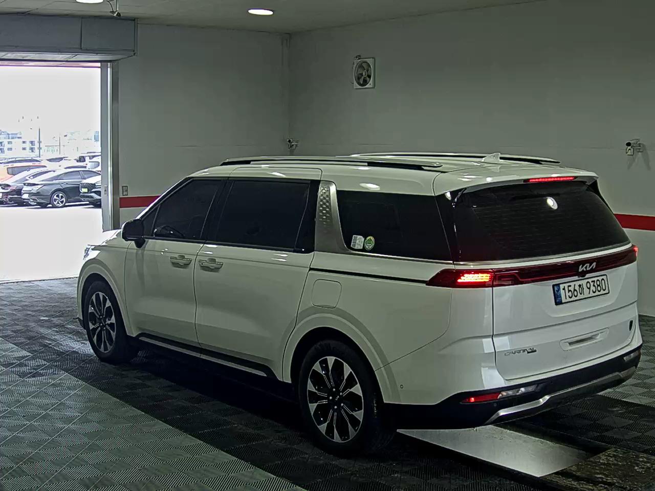 2023 - kia carnival