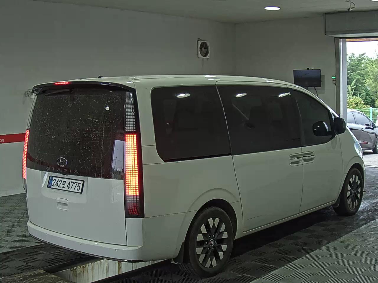2022 - hyundai staria