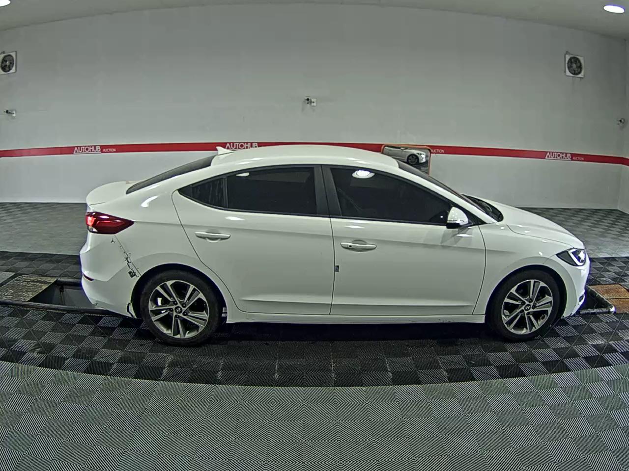 2017 - hyundai avante