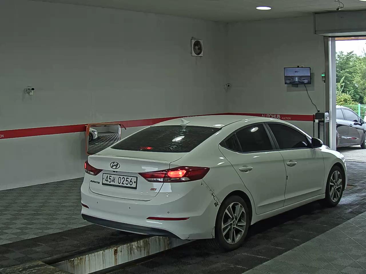 2017 - hyundai avante
