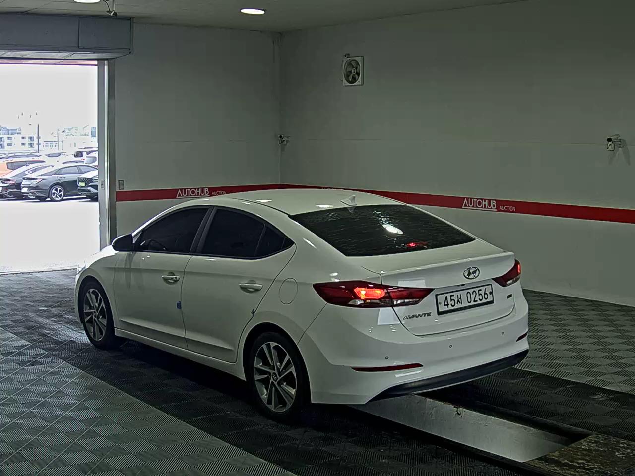 2017 - hyundai avante