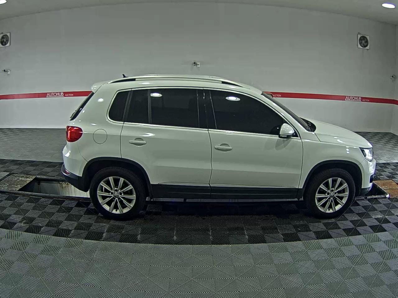 2016 - volkswagen tiguan
