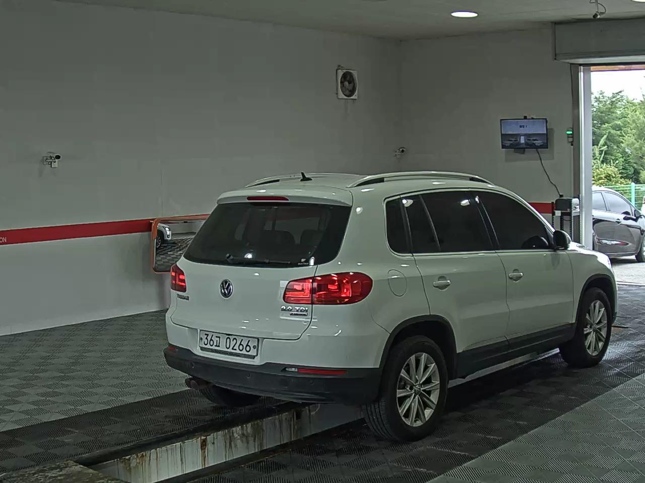 2016 - volkswagen tiguan