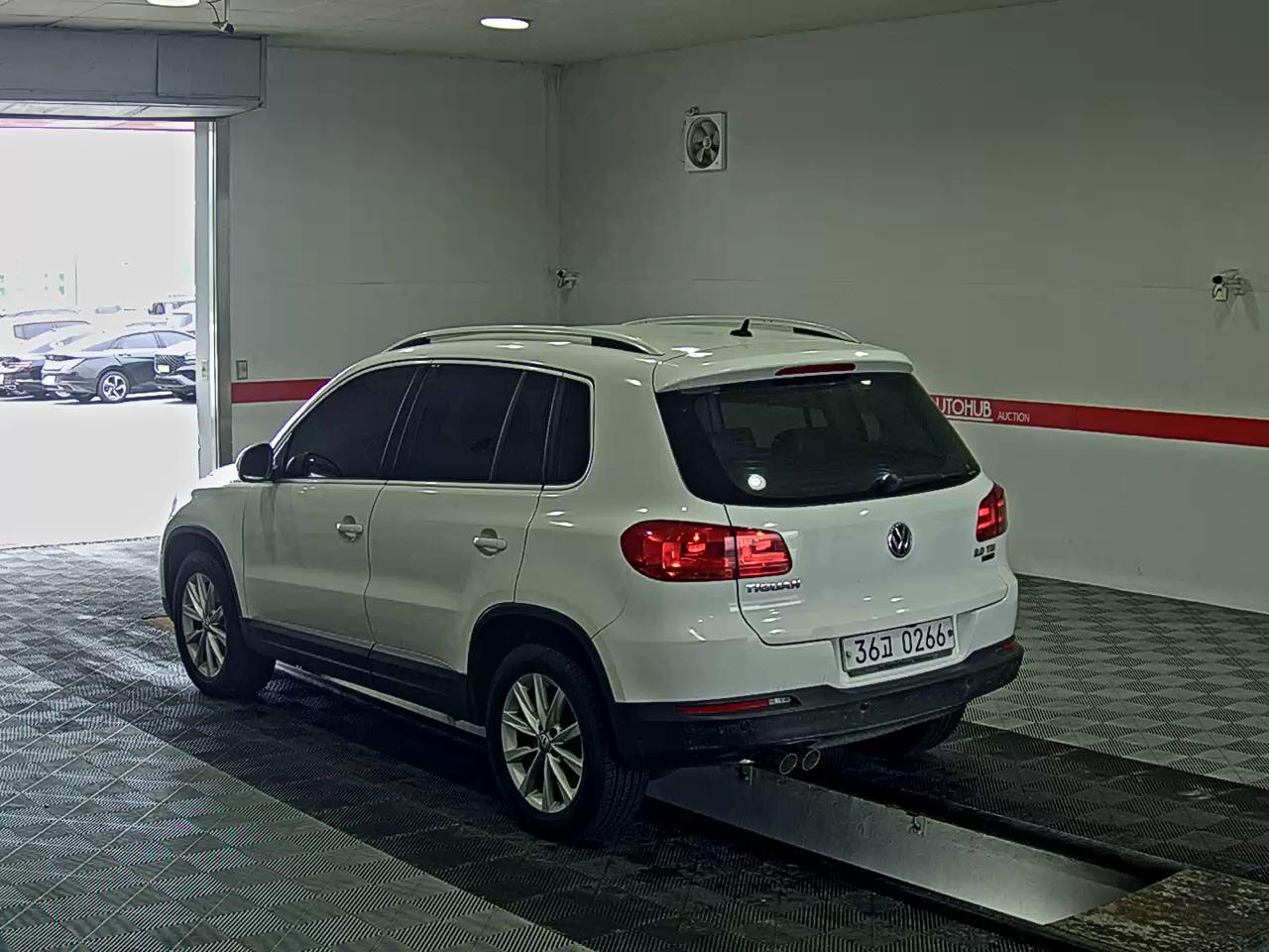 2016 - volkswagen tiguan