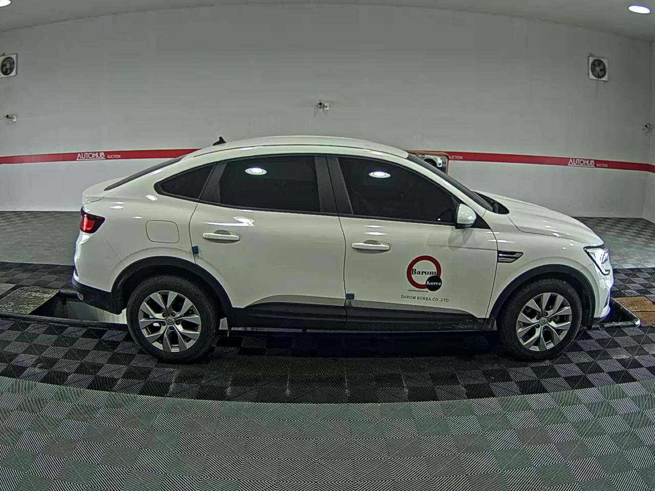 2023 - renault xm3