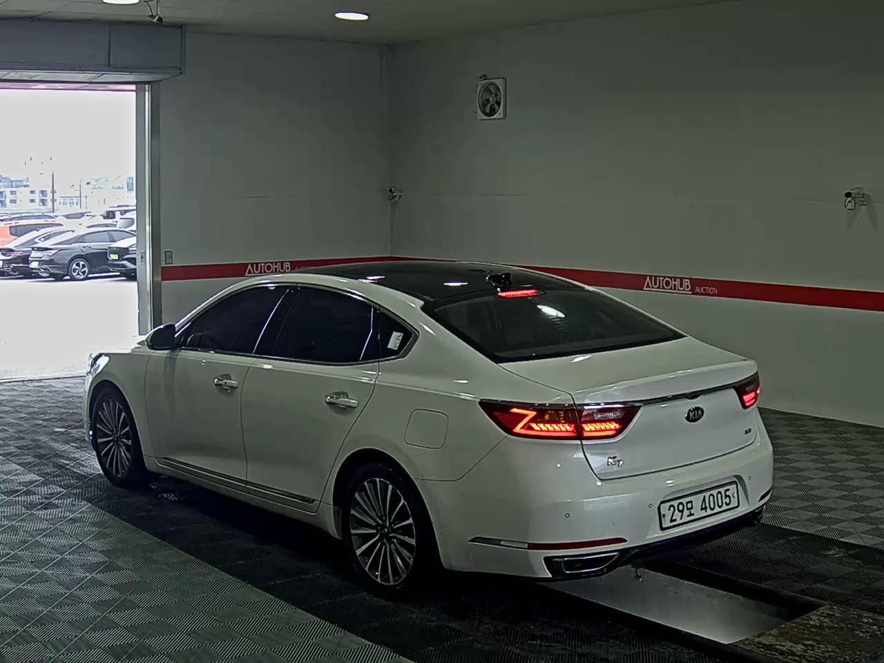2017 - kia k7