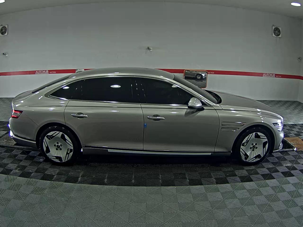 2025 - genesis eg80