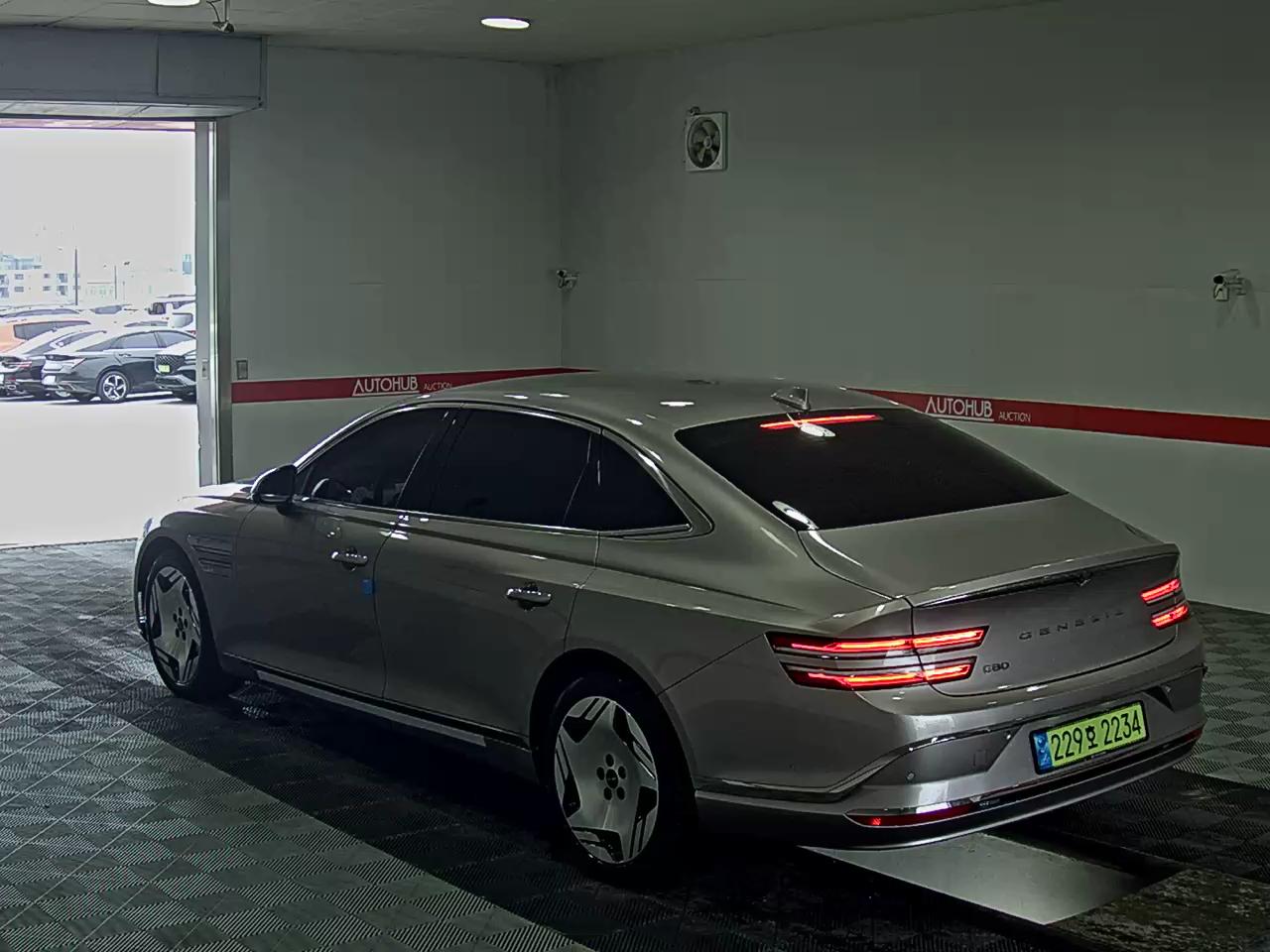 2025 - genesis eg80